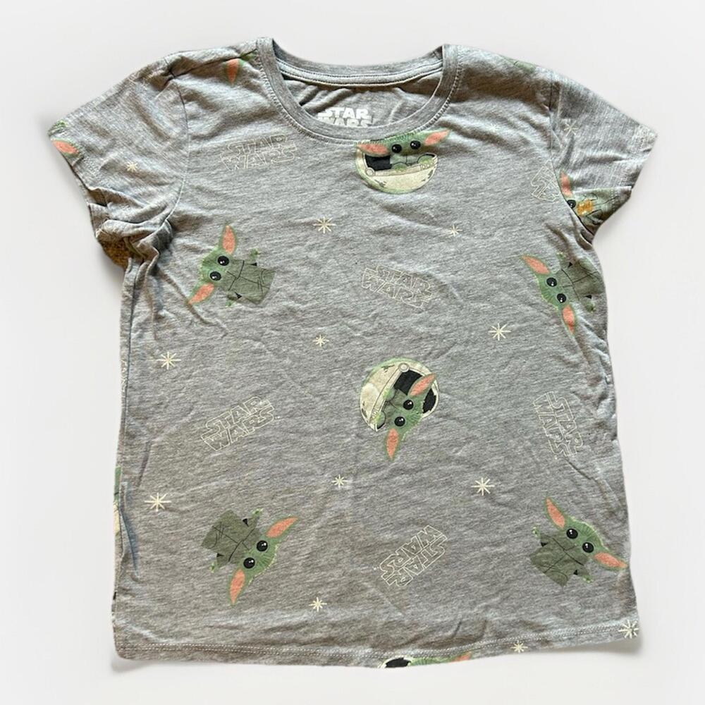 Adorable Star Wars Baby Yoda T-Shirt - Child Size M (7/8)